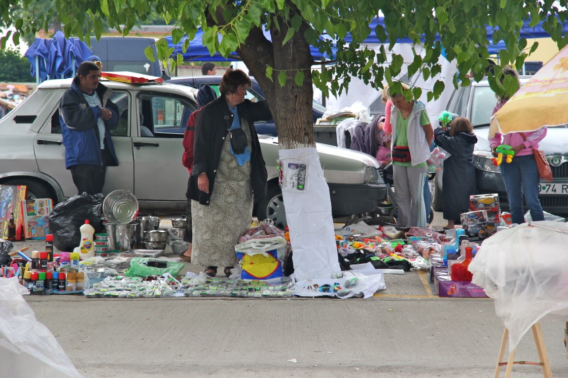 Allegaartje op de rommelmarkt